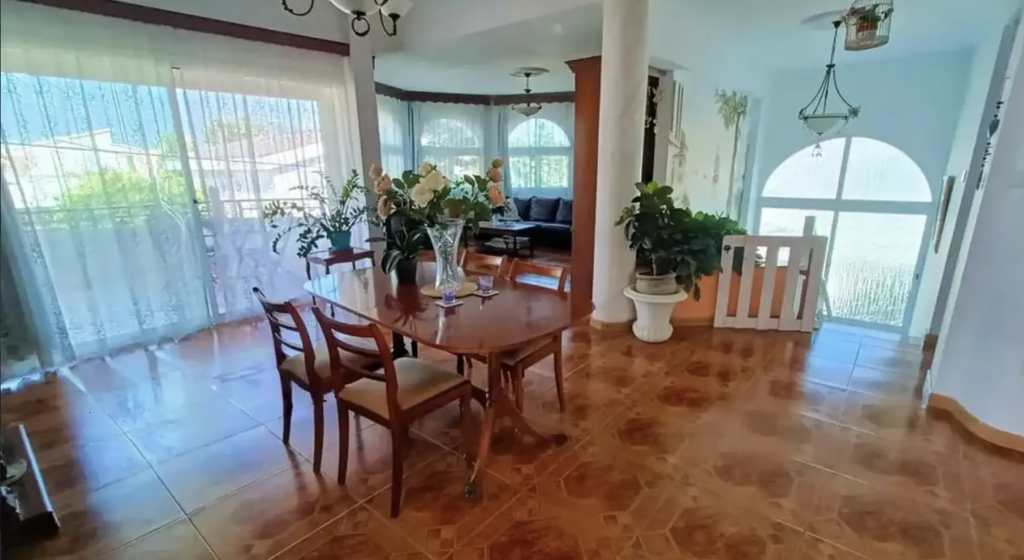 6-bedroom detached house (Ref: 3763) - photo 8