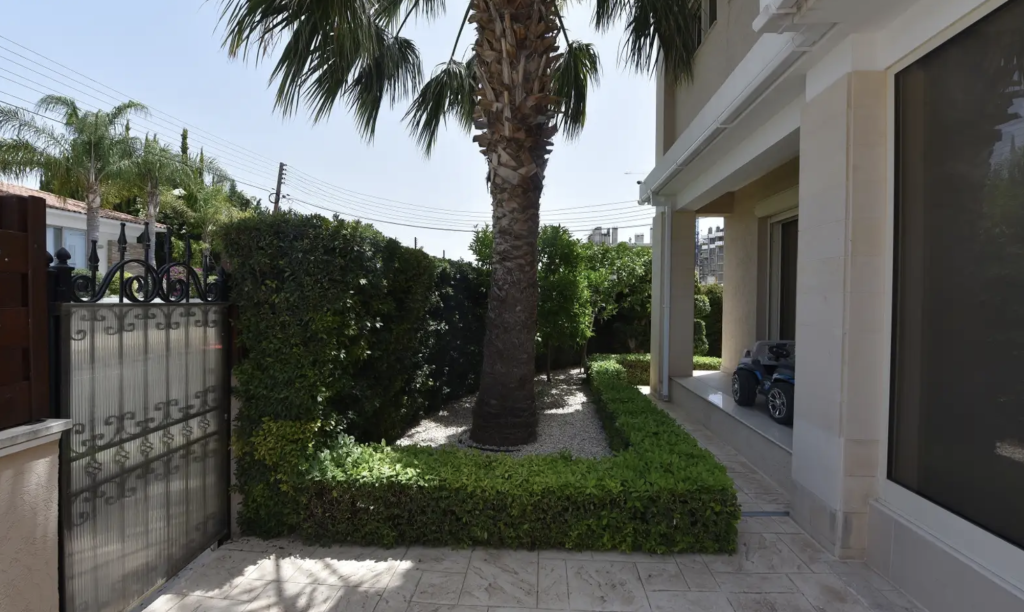 5-bedroom villa (Ref: 4198) - photo 2