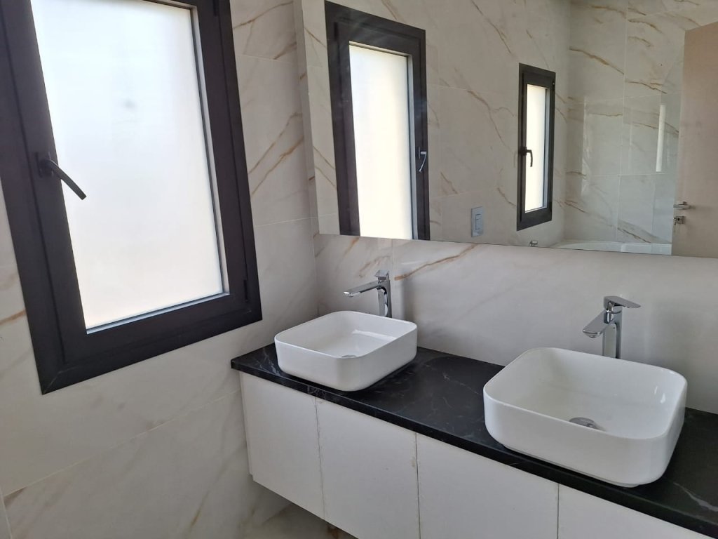 4 Bedrooms House (Ref: 3133) - photo 4