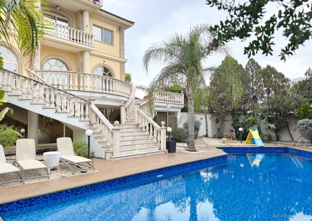 5-Bedroom Villa (Ref: 2410) - photo 1