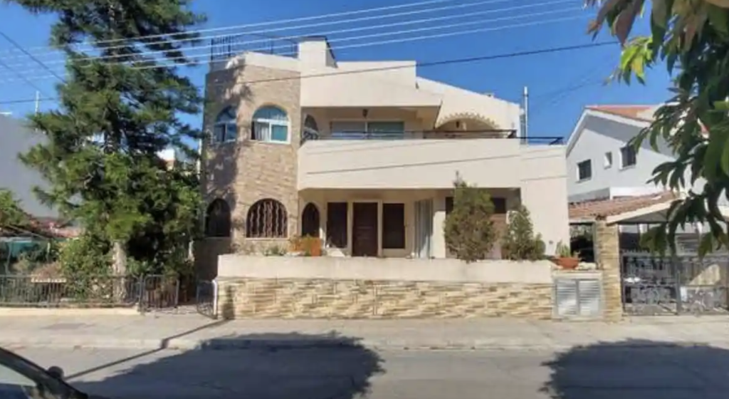 6-bedroom detached house (Ref: 3763) - photo 1