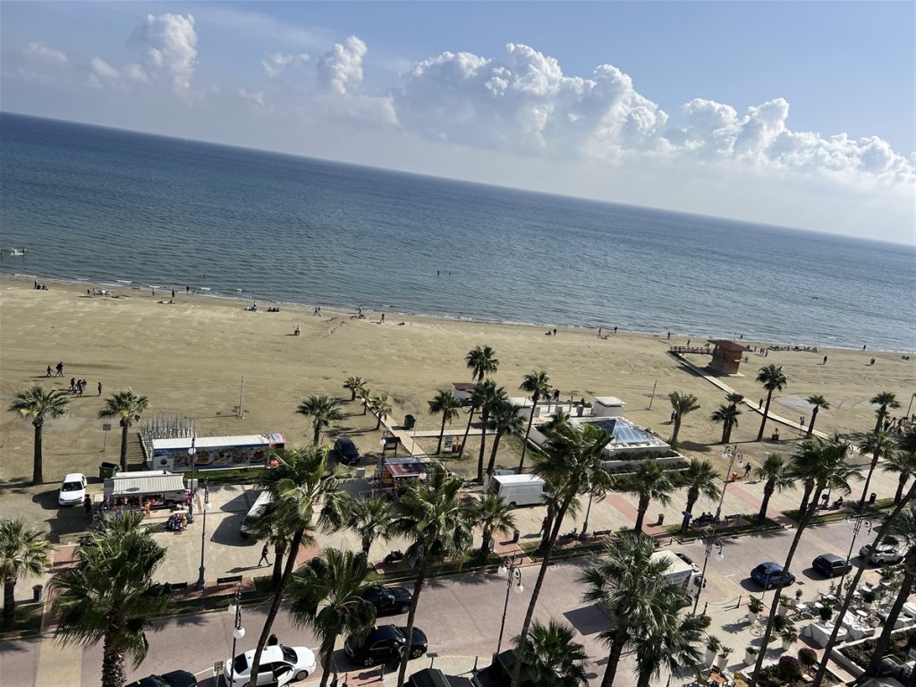 Beachfront 2-Bedroom Apartment (Ref: 1306) - photo 2