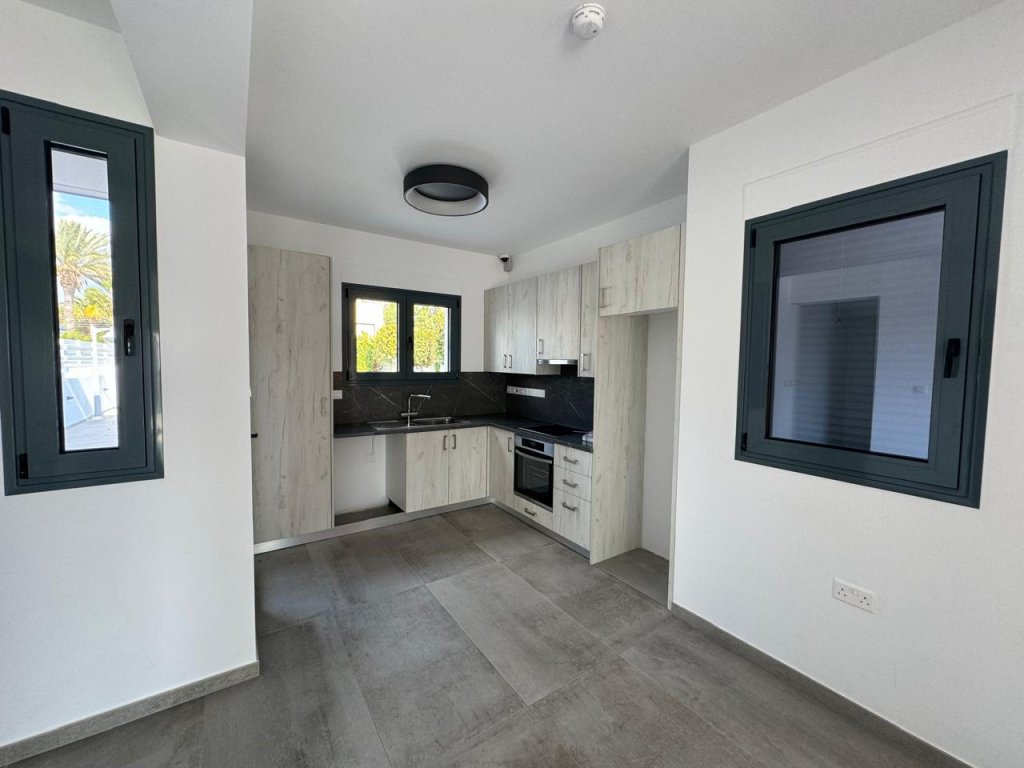 4-Bedrooms House (Ref: 3572) - photo 2