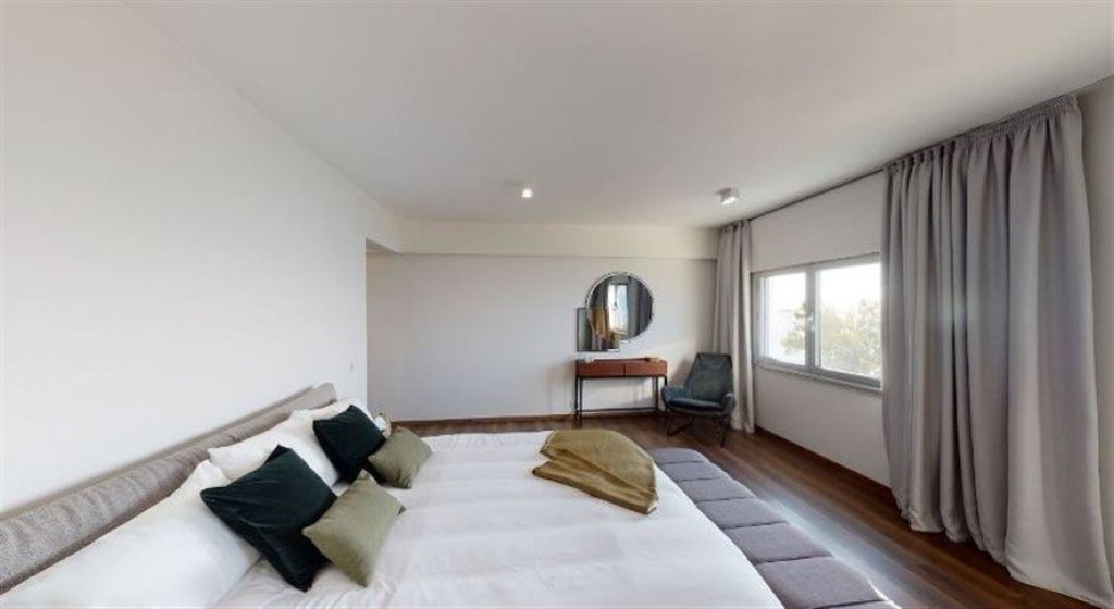 4 Bedroom Beachfront Property (Ref: 1313) - photo 2