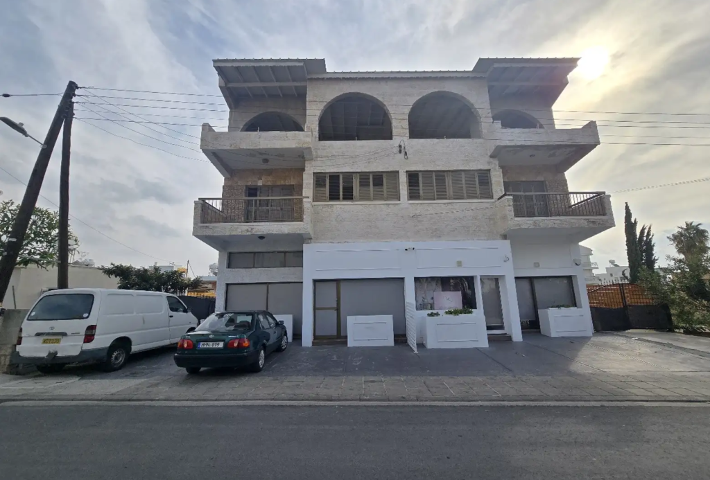 Residential bulding for sale (Ref: 3708) - photo 2