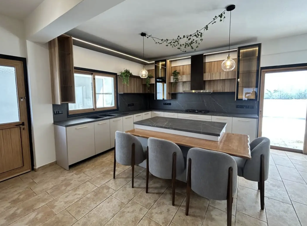 4-bedroom semi-detached (Ref: 4038) - photo 3