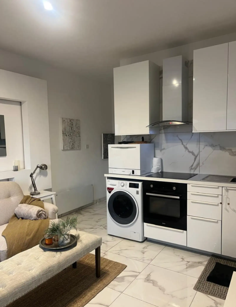 Studio Apartment (Ref: 2407) - photo 11