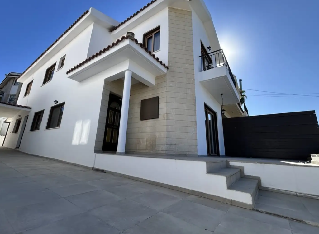 4-bedroom semi-detached (Ref: 4038) - photo 8