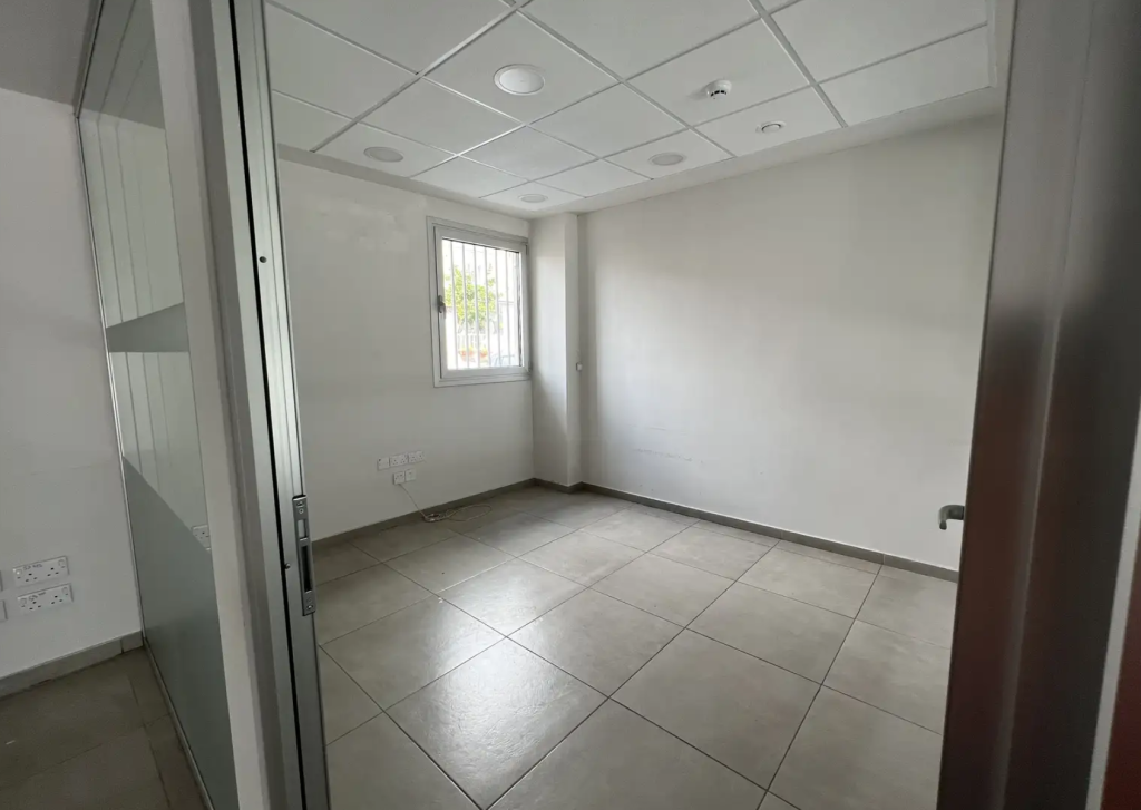 Ground Floor Office for rent (Ref: 3732) - photo 3