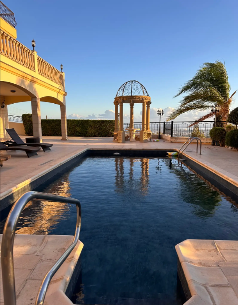 5-Bedroom Villa (Ref: 2438) - photo 1