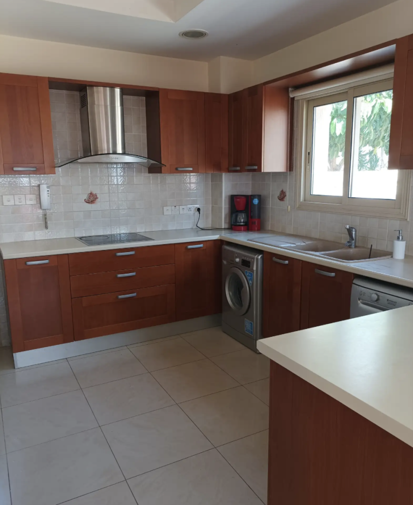 3-bedroom detached house (Ref: 4189) - photo 2