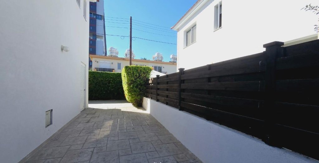 3 bedrooms house (Ref: 4218) - photo 1