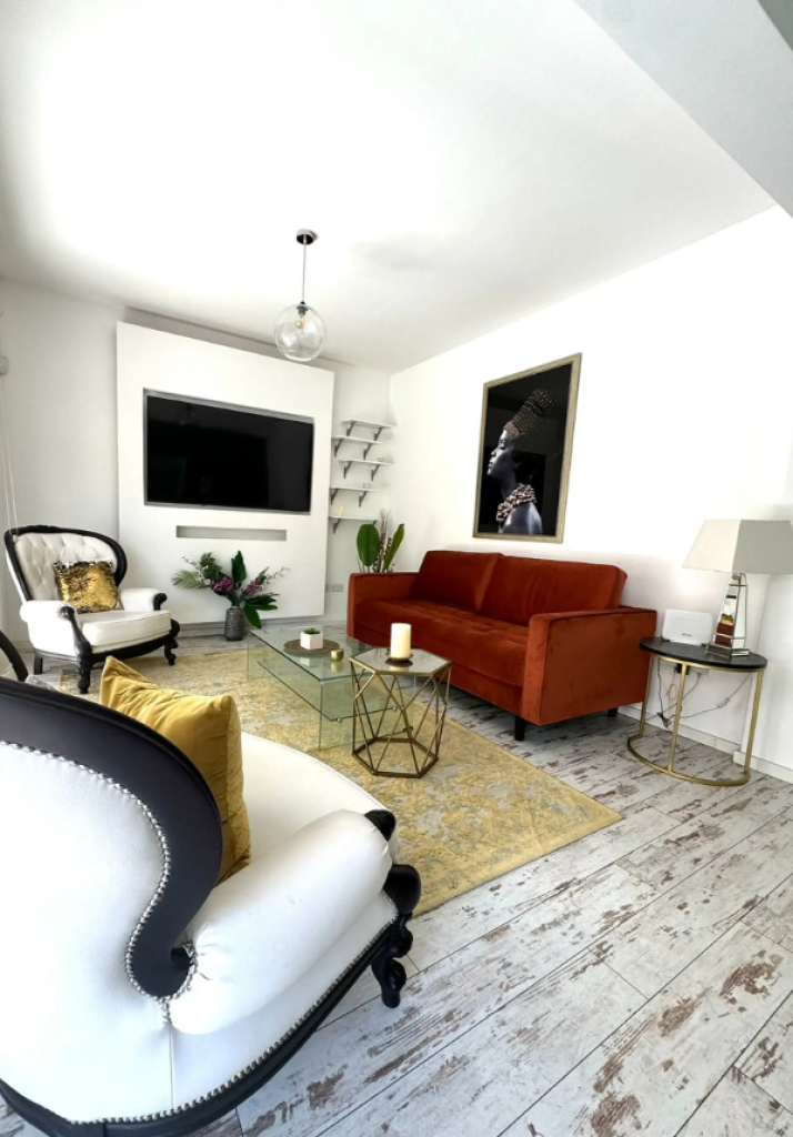 3-Bedroom Apartment (Ref: 2396) - photo 1