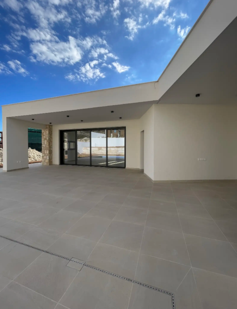 3-Bedroom Detached House (Ref: 2432) - photo 3