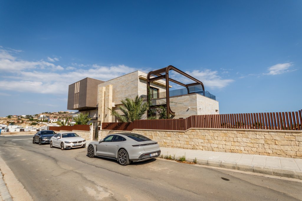 6 bedrooms villa (Ref: 4105) - photo 1