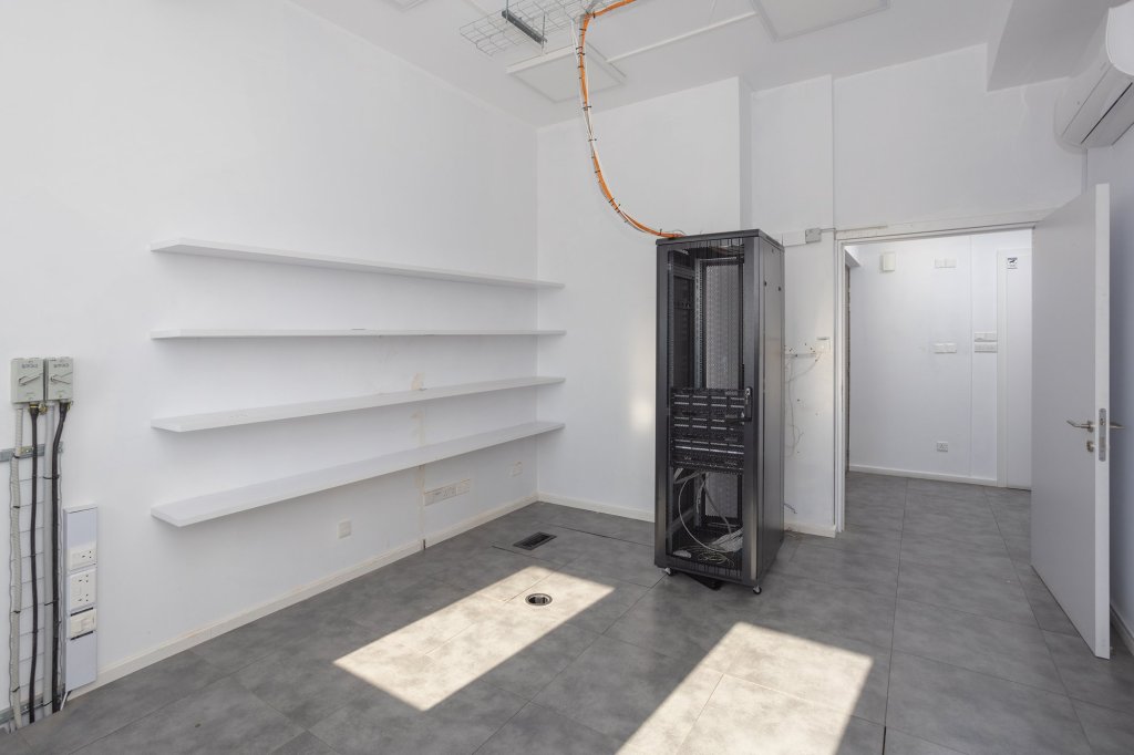 Office Floor (Ref: 2302) - photo 26