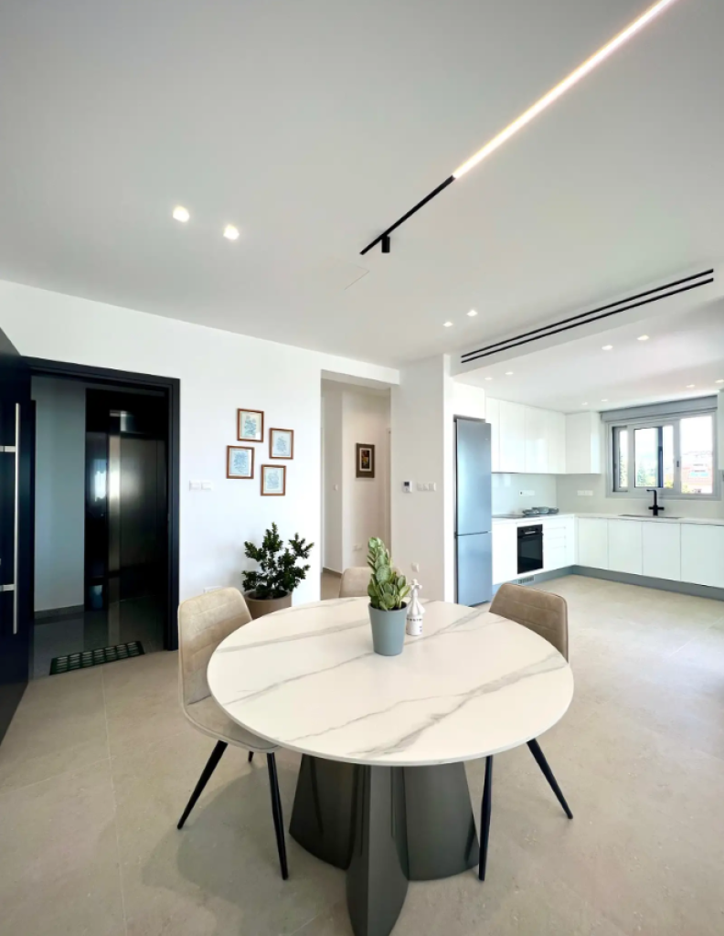 3-Bedroom Apartment (Ref: 2398) - photo 2