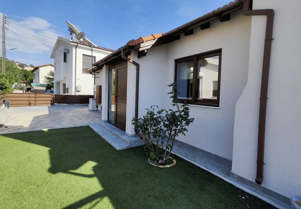 2-bedroom detached house (Ref: 4186) - photo 2