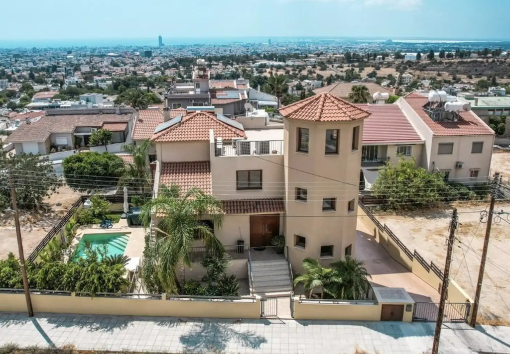 5-bedroom villa (Ref: 3802) - photo 2
