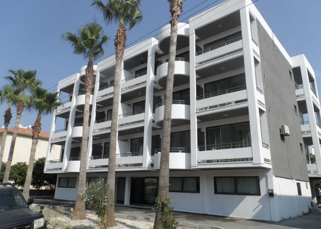 Whole building 26 apartments (Ref: 2946) - photo 1
