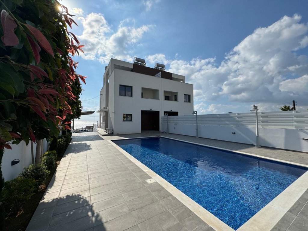 4-Bedrooms House (Ref: 3572) - photo 3