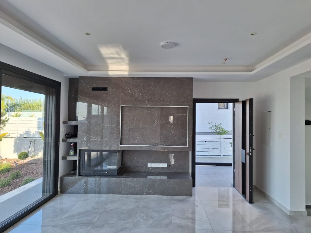 4 Bedrooms House (Ref: 3133) - photo 1