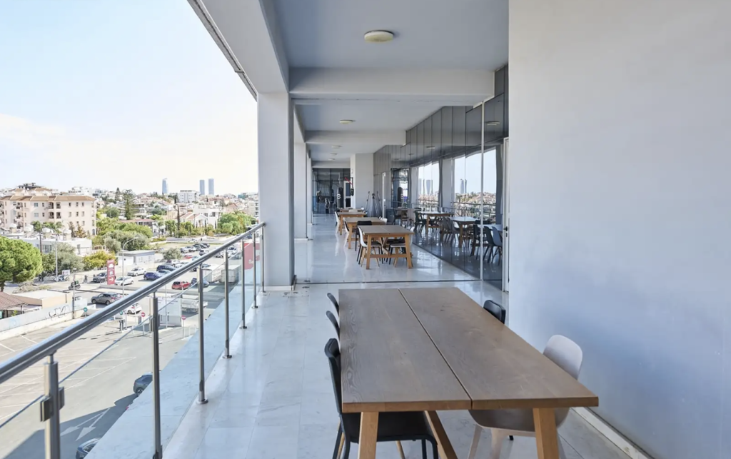 Offices with huge parking area (Ref: 2939) - photo 6
