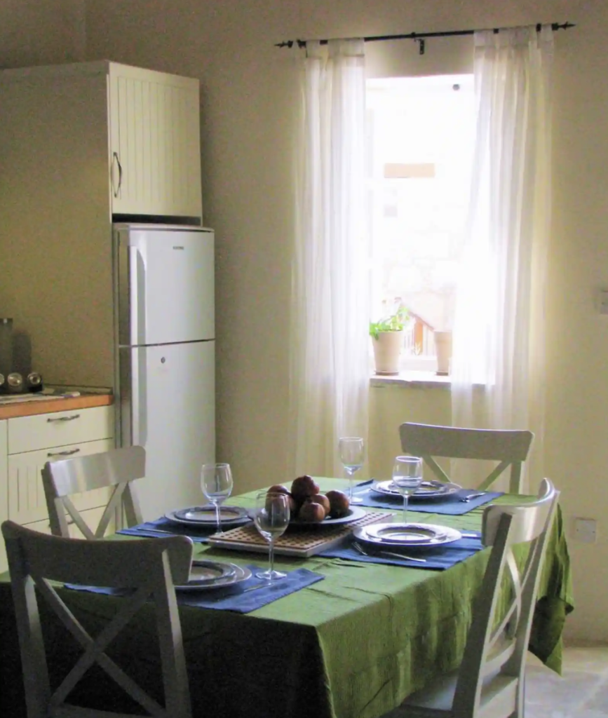 4-bedroom semi-detached (Ref: 4192) - photo 10