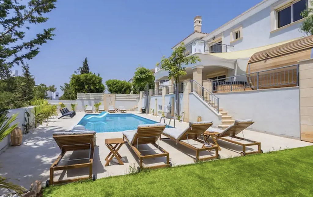 6 Bedrooms Villa (Ref: 2972) - photo 2